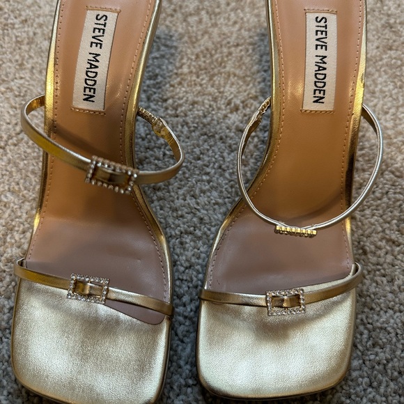 Steve Madden Aislinn Gold Heels - Picture 2 of 6